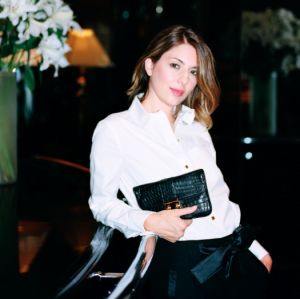 sofia-coppola-louis-vuitton-black-alligator-leather-slim-clutch.jpg